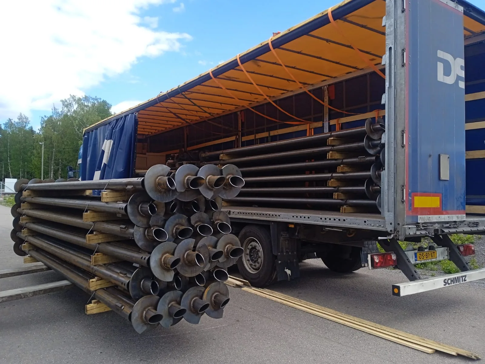 Valmiit ruuvipaalut kiinnitysyksityiskohdilla