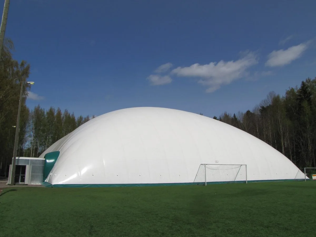 Kuplahallin perustus ruuvipaaluilla