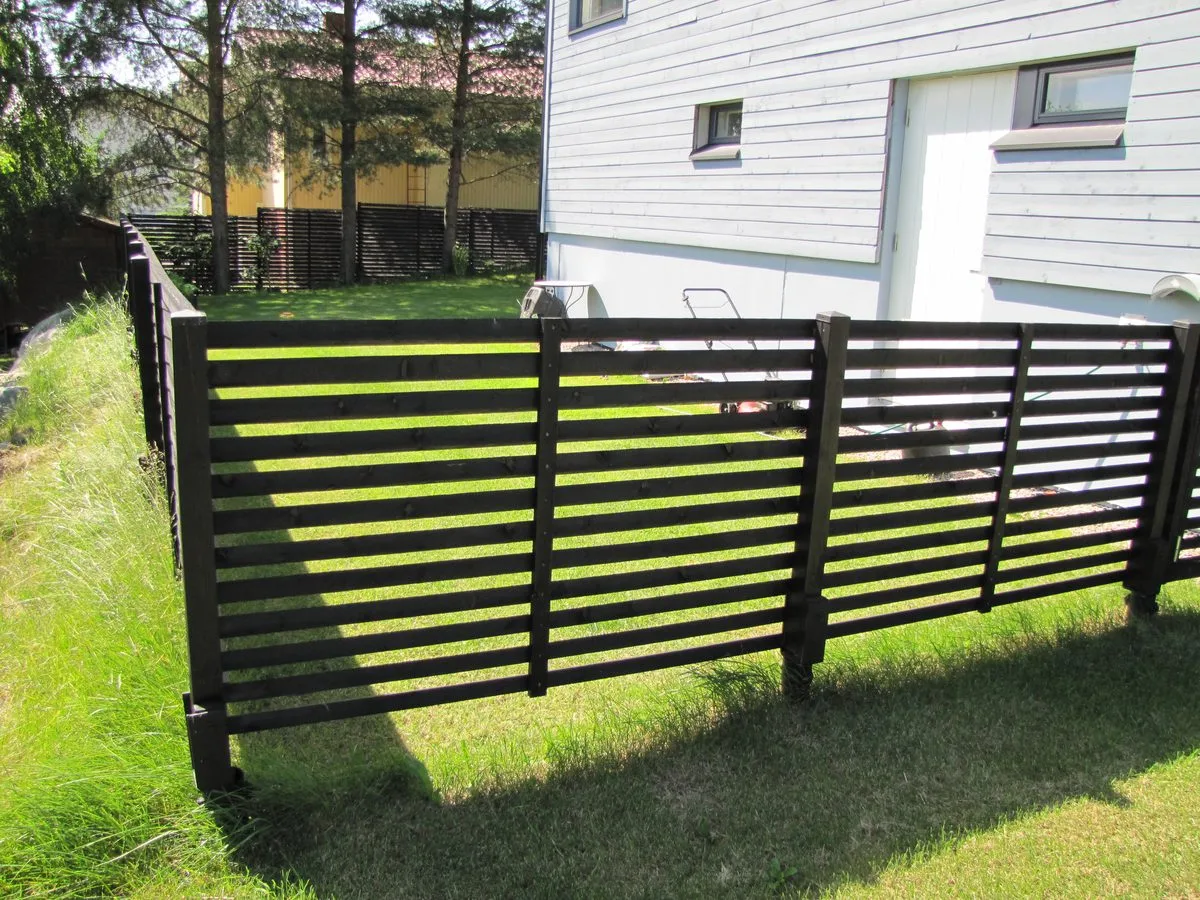 Aitatolpat ruuvipaaluperustuksella